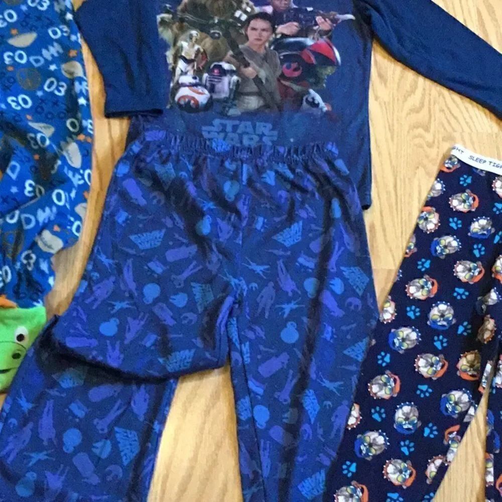 Boys pj lot size 5 - Picture 8 of 14